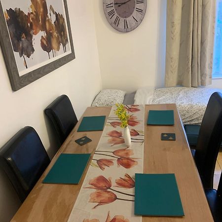 Luton Airport House In Quiet And A Very Pleasant Area, Near London Luton Airport Luton (Bedfordshire) Eksteriør bilde