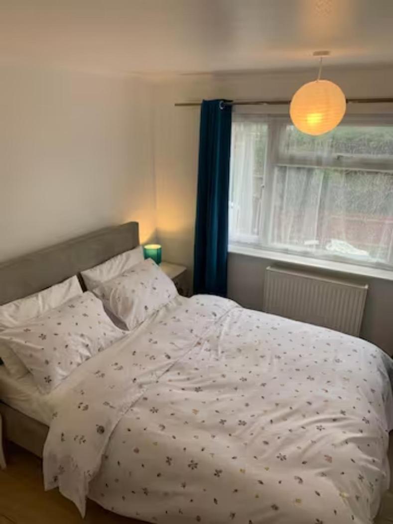 Luton Airport House In Quiet And A Very Pleasant Area, Near London Luton Airport Luton (Bedfordshire) Eksteriør bilde