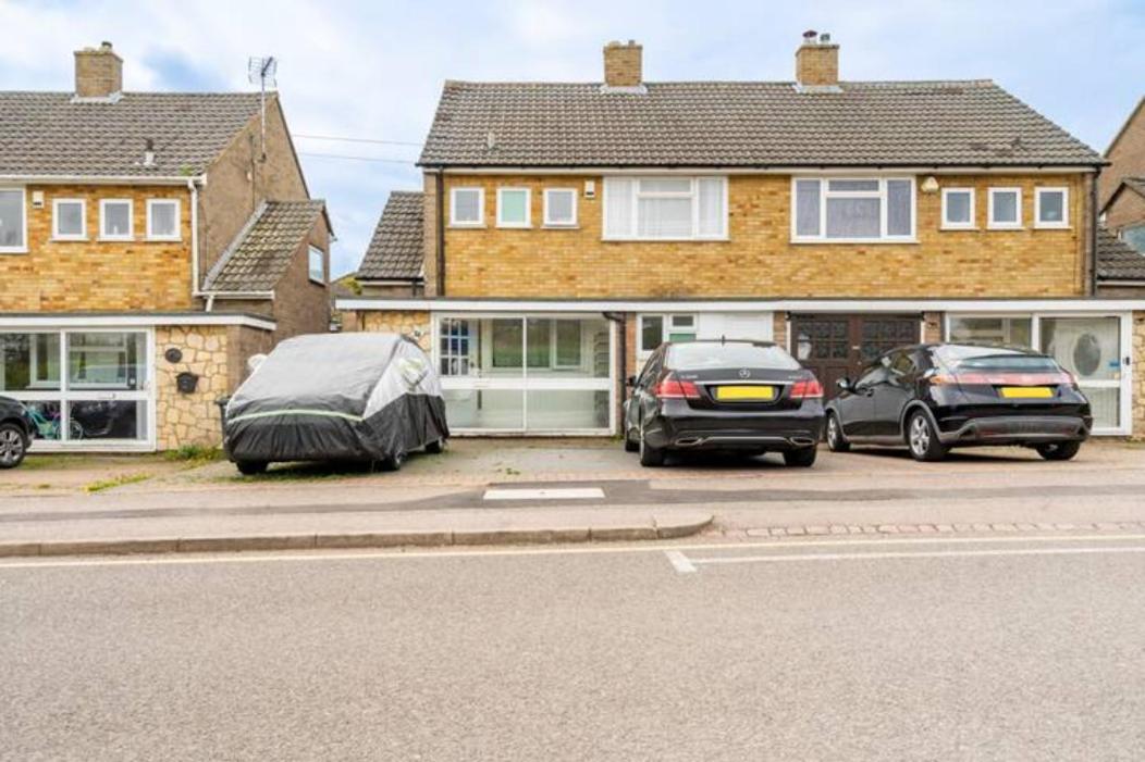 Luton Airport House In Quiet And A Very Pleasant Area, Near London Luton Airport Luton (Bedfordshire) Eksteriør bilde