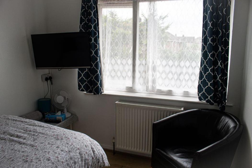 Luton Airport House In Quiet And A Very Pleasant Area, Near London Luton Airport Luton (Bedfordshire) Rom bilde