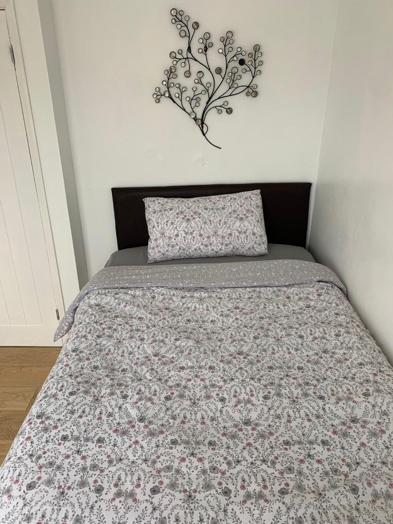 Luton Airport House In Quiet And A Very Pleasant Area, Near London Luton Airport Luton (Bedfordshire) Eksteriør bilde