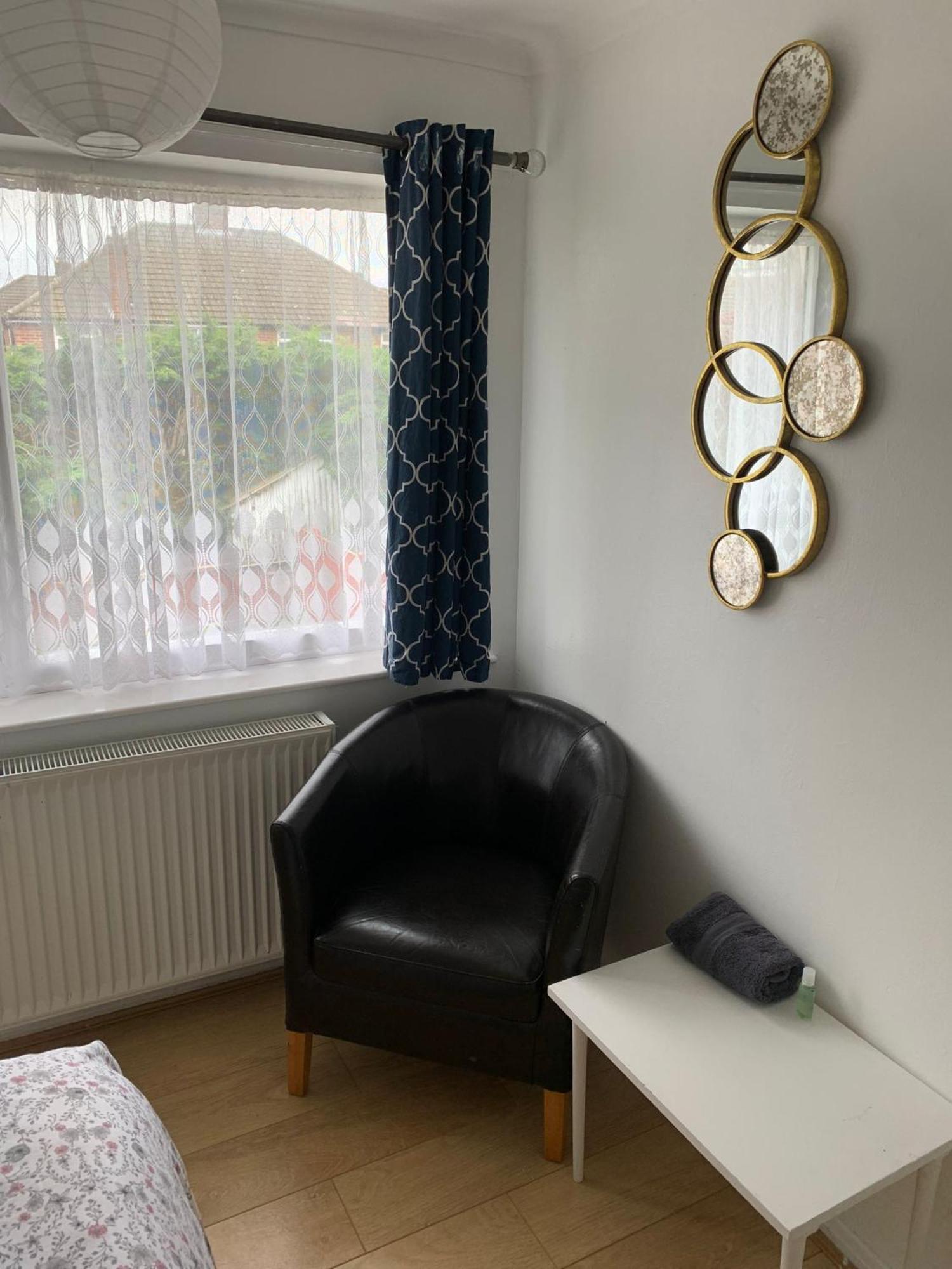 Luton Airport House In Quiet And A Very Pleasant Area, Near London Luton Airport Luton (Bedfordshire) Rom bilde