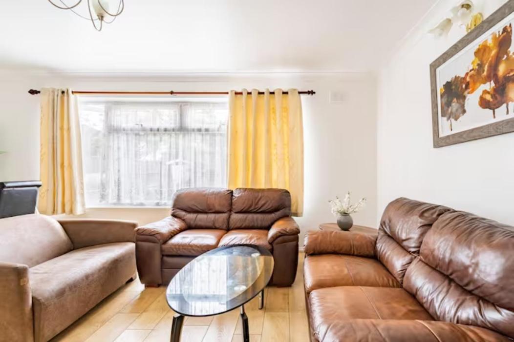 Luton Airport House In Quiet And A Very Pleasant Area, Near London Luton Airport Luton (Bedfordshire) Eksteriør bilde