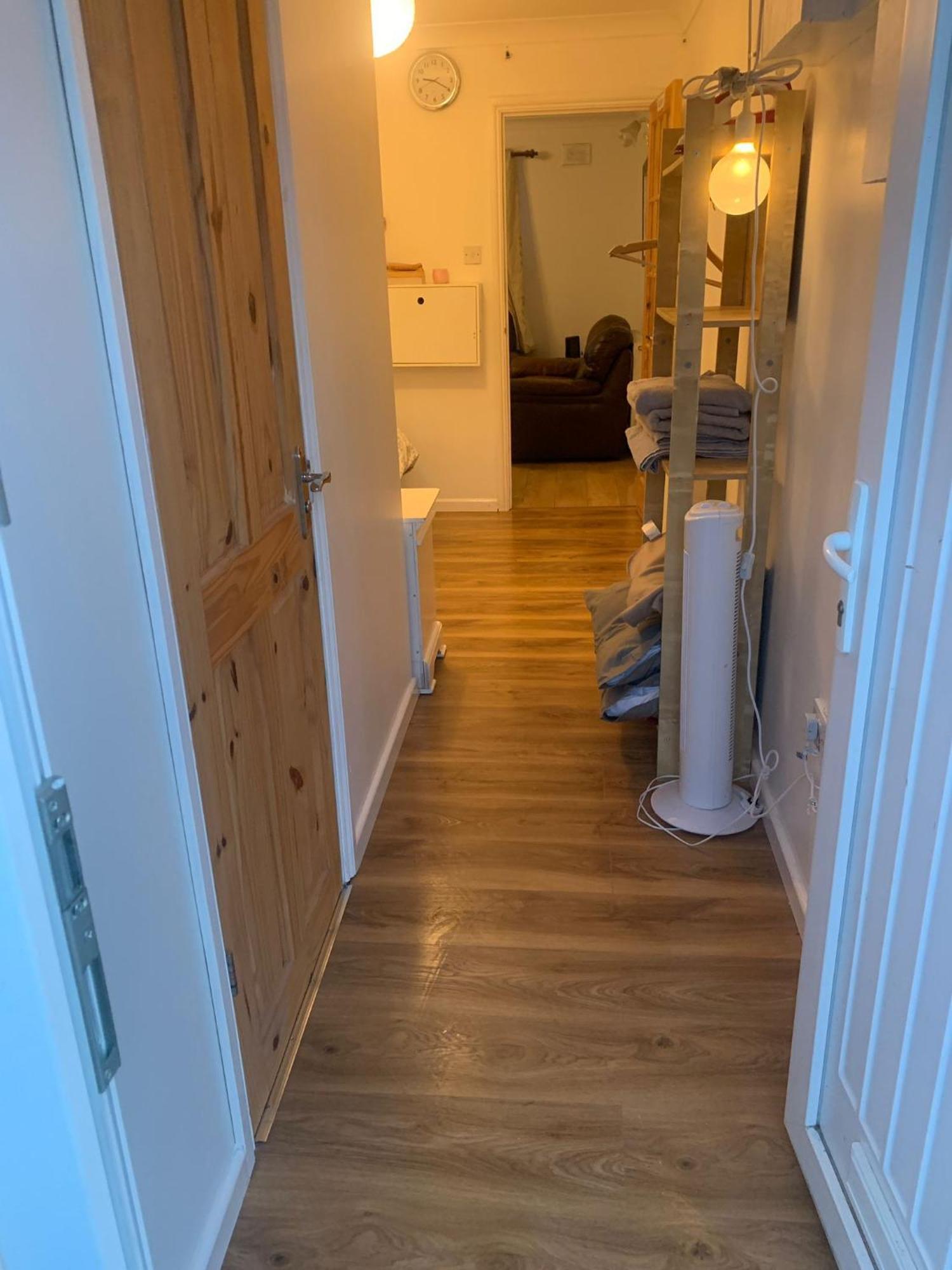 Luton Airport House In Quiet And A Very Pleasant Area, Near London Luton Airport Luton (Bedfordshire) Rom bilde
