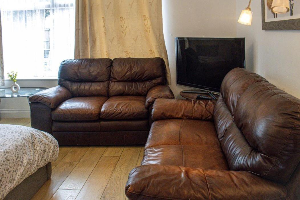 Luton Airport House In Quiet And A Very Pleasant Area, Near London Luton Airport Luton (Bedfordshire) Eksteriør bilde