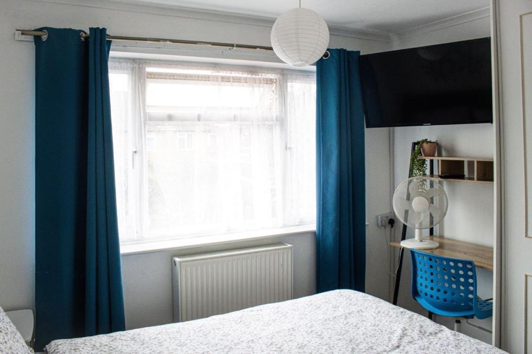 Luton Airport House In Quiet And A Very Pleasant Area, Near London Luton Airport Luton (Bedfordshire) Rom bilde